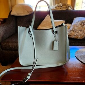 Like new Coach Carryall tote
